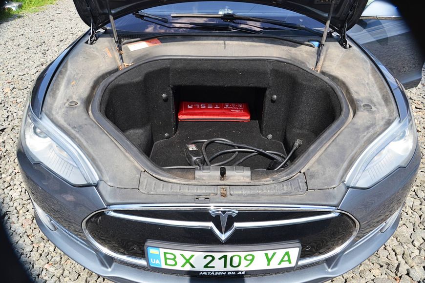 Tesla Model S  5YJSA3H1XEFP44539 фото